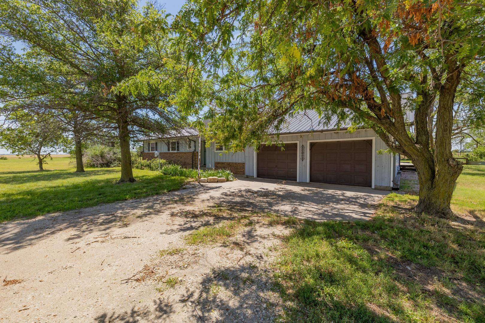 Halstead, KS 67056,13225 SW 60th St.
