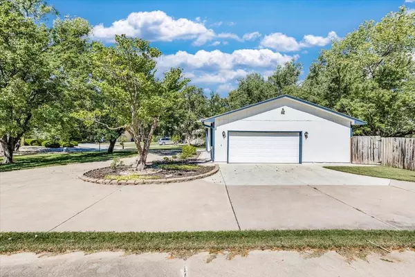 Wichita, KS 67226,2318 N Hathway Cir