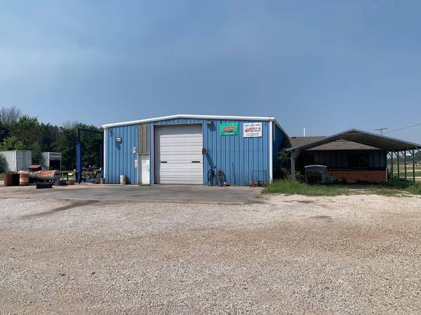 3315 Central Ave, Winfield, KS 67156