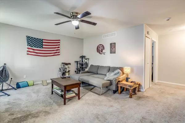 Wichita, KS 67208,5213 E 20th St