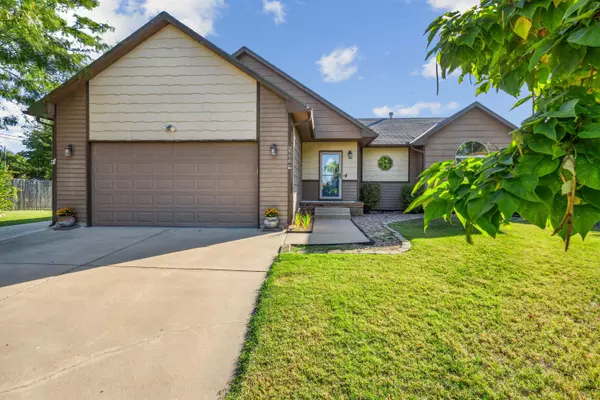 3776 N Rushwood Ct, Wichita, KS 67226