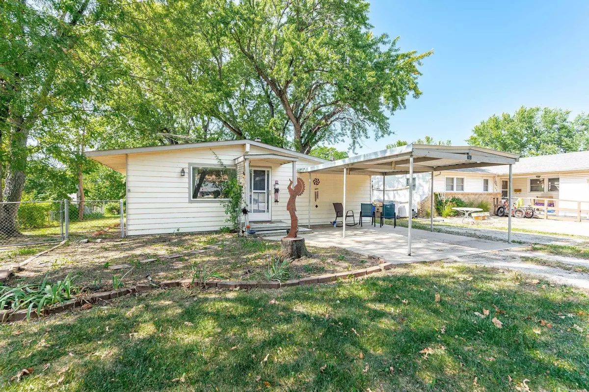 Derby, KS 67037,763 N Woodlawn