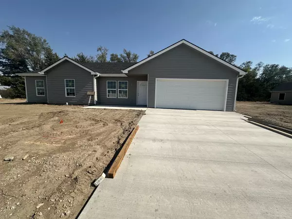 3115 Paradise Lane, Salina, KS 67401