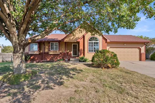 508 E Oakwood Dr, Rose Hill, KS 67133-8533