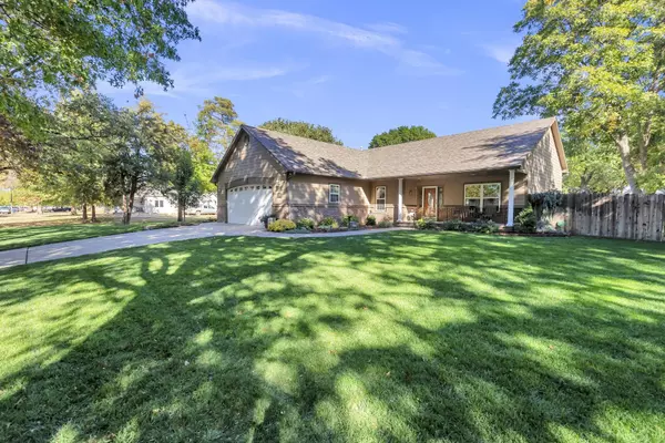 Garden Plain, KS 67050,724 Doyle St