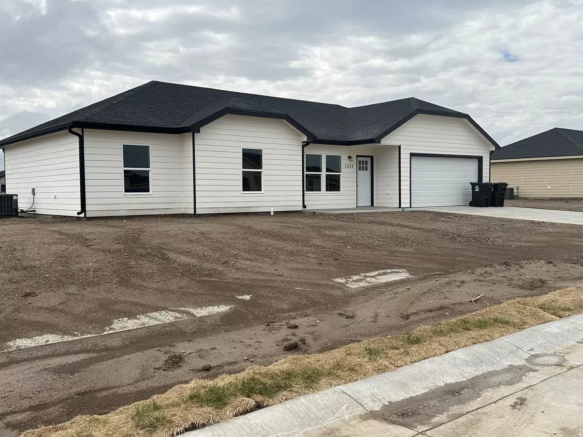 Salina, KS 67401,1224 Harbor Drive