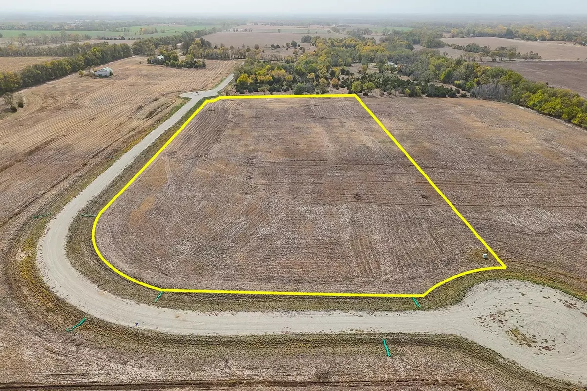Douglass, KS 67039,7.3 +/- Acres On Sw 220th