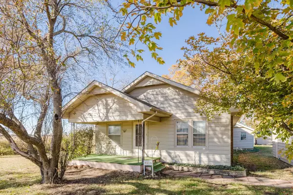 8614 S Bluff St.,  Derby,  KS 67037