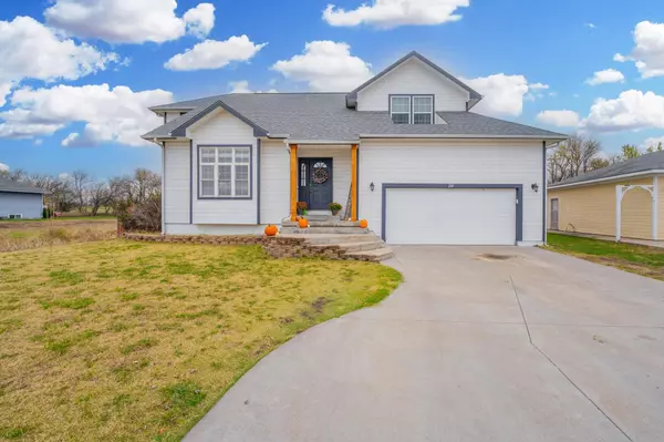 210 W Willow Gln, Hillsboro, KS 67063