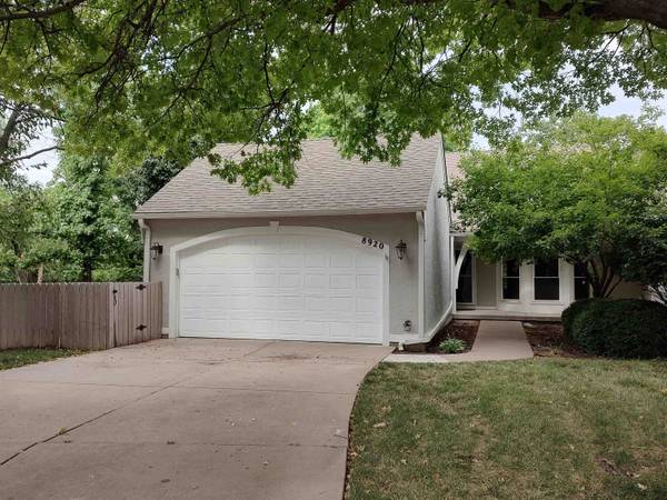 8920 E Peppertree Cir, Wichita, KS 67226