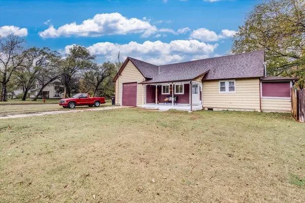 110 E 6th, Douglass, KS 67039