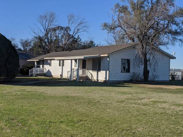 6507 S River Park Rd, Halstead, KS 67056