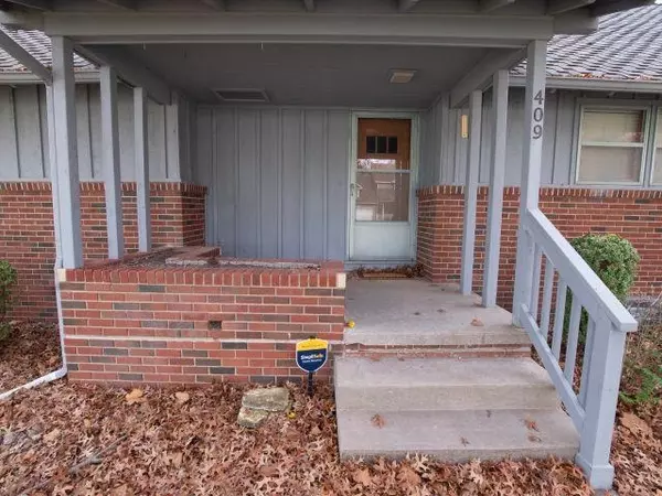 Hillsboro, KS 67063,409 W 1st St