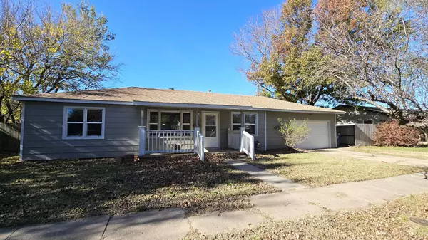 507 N Colby,  Valley Center,  KS 67147