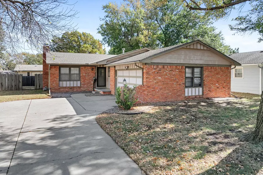 1228 N Wilbur Ln, Wichita, KS 67212