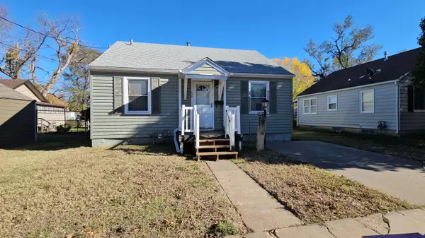 205 S Clark St, Salina, KS 67401