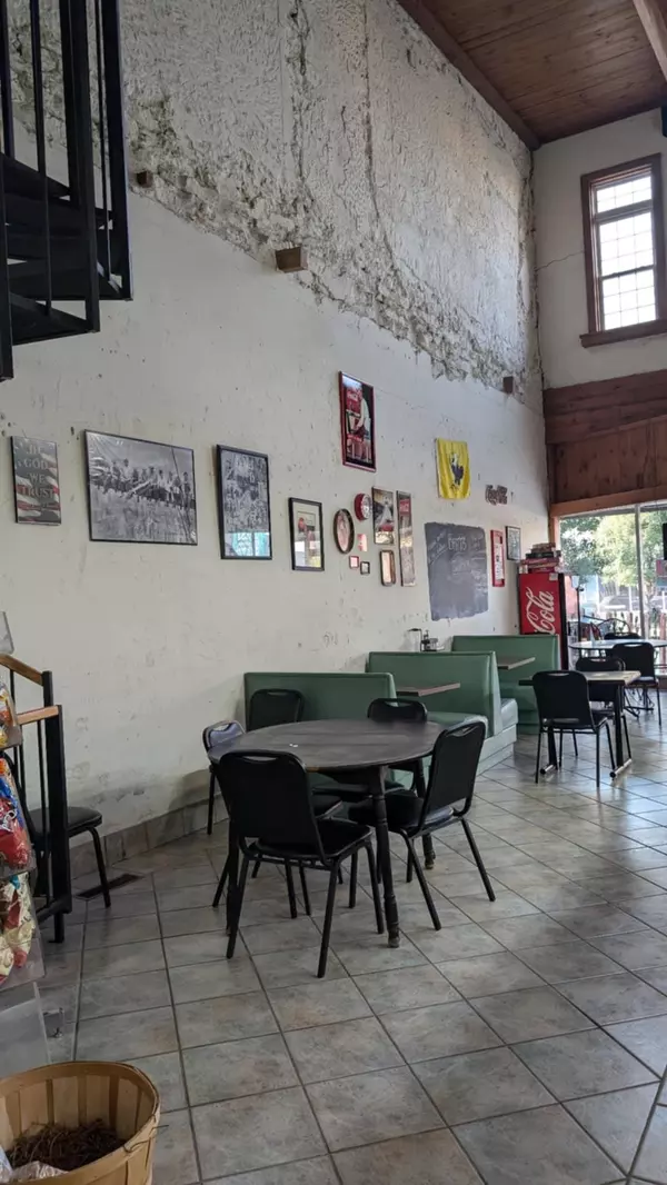 Concordia, KS 66901,118 W 6th St