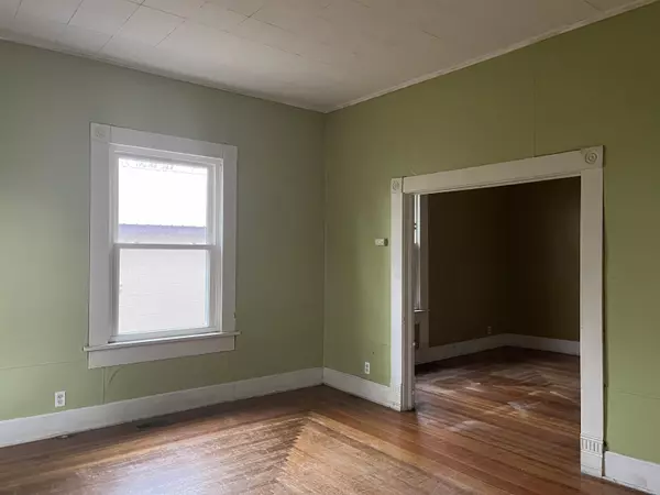 Oxford, KS 67119,201 W Olive St