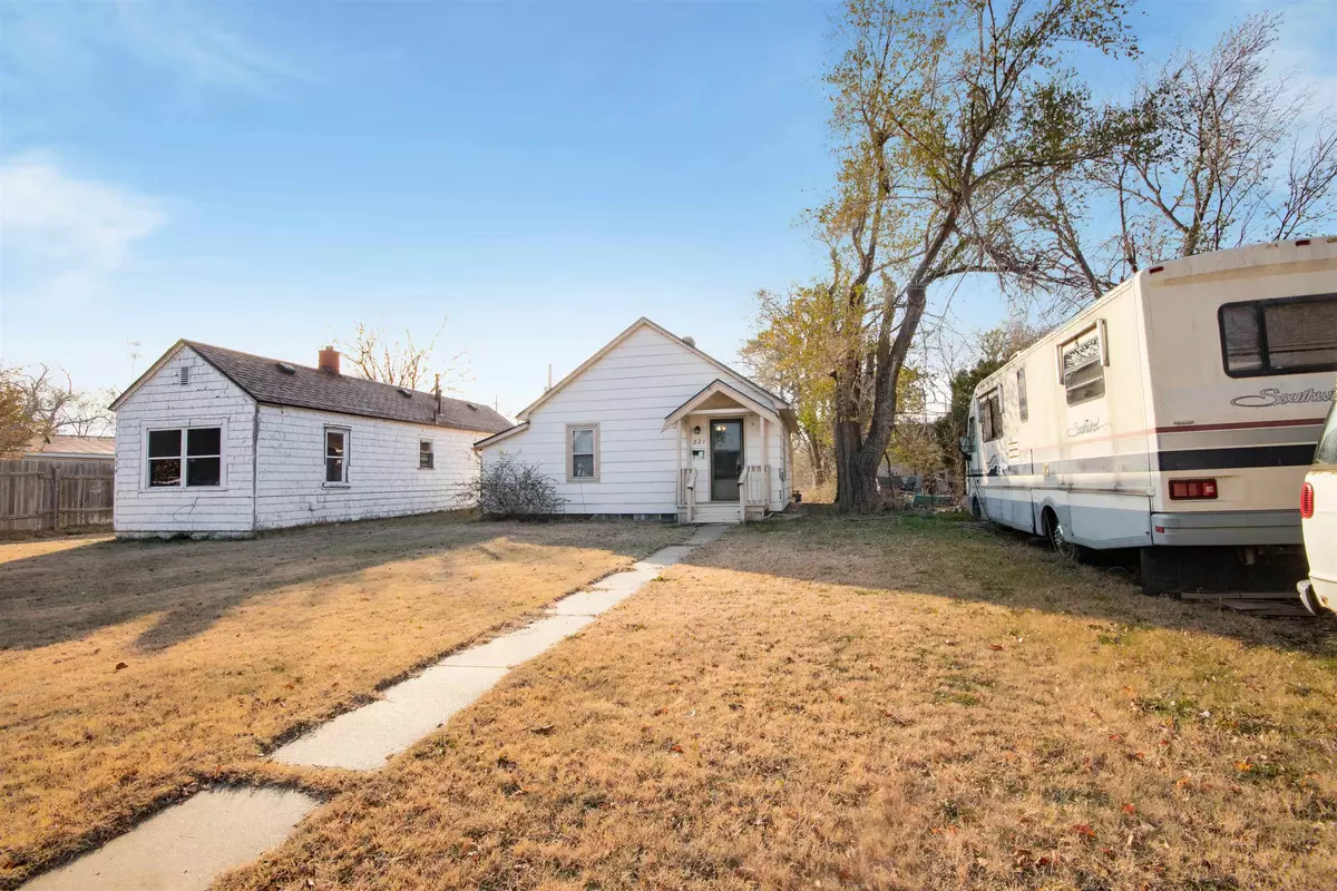 Hutchinson, KS 67501,321 W Avenue B