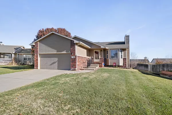 640 Plantation St, Maize, KS 67101-9582