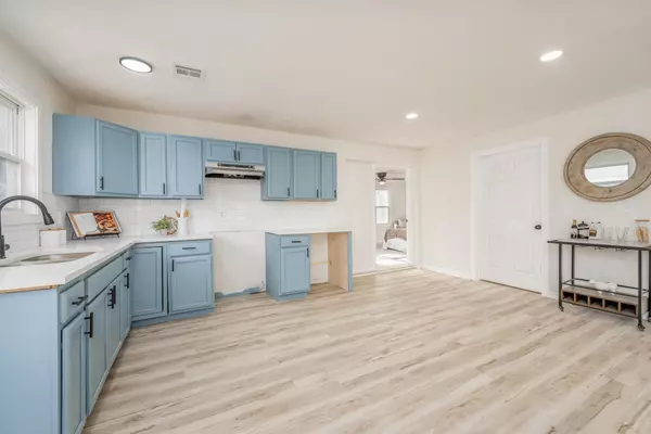 Goddard, KS 67052,422 W 2nd Ave