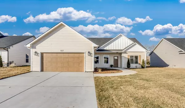 617 S Sweetwater Cir, Maize, KS 67101