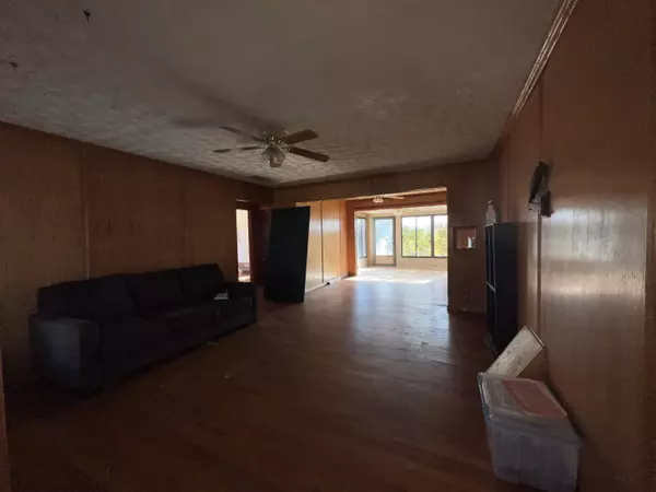 Wichita, KS 67214,2629 E 8th St N