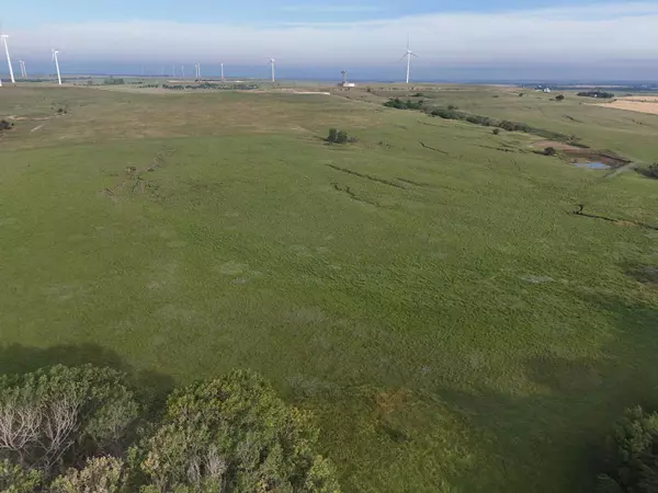 Aurora, KS 66938,2210 Hawk RD