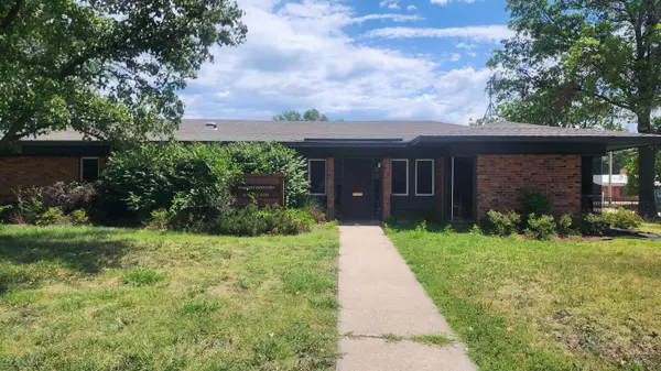 504 N Poplar St, Peabody, KS 66866