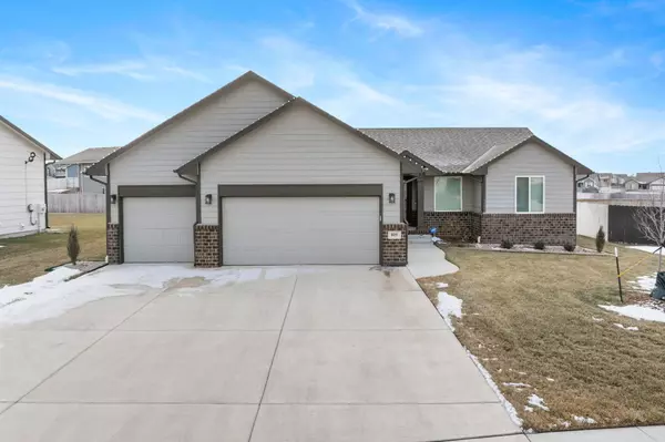 819 E Bellows St., Derby, KS 67037-8001