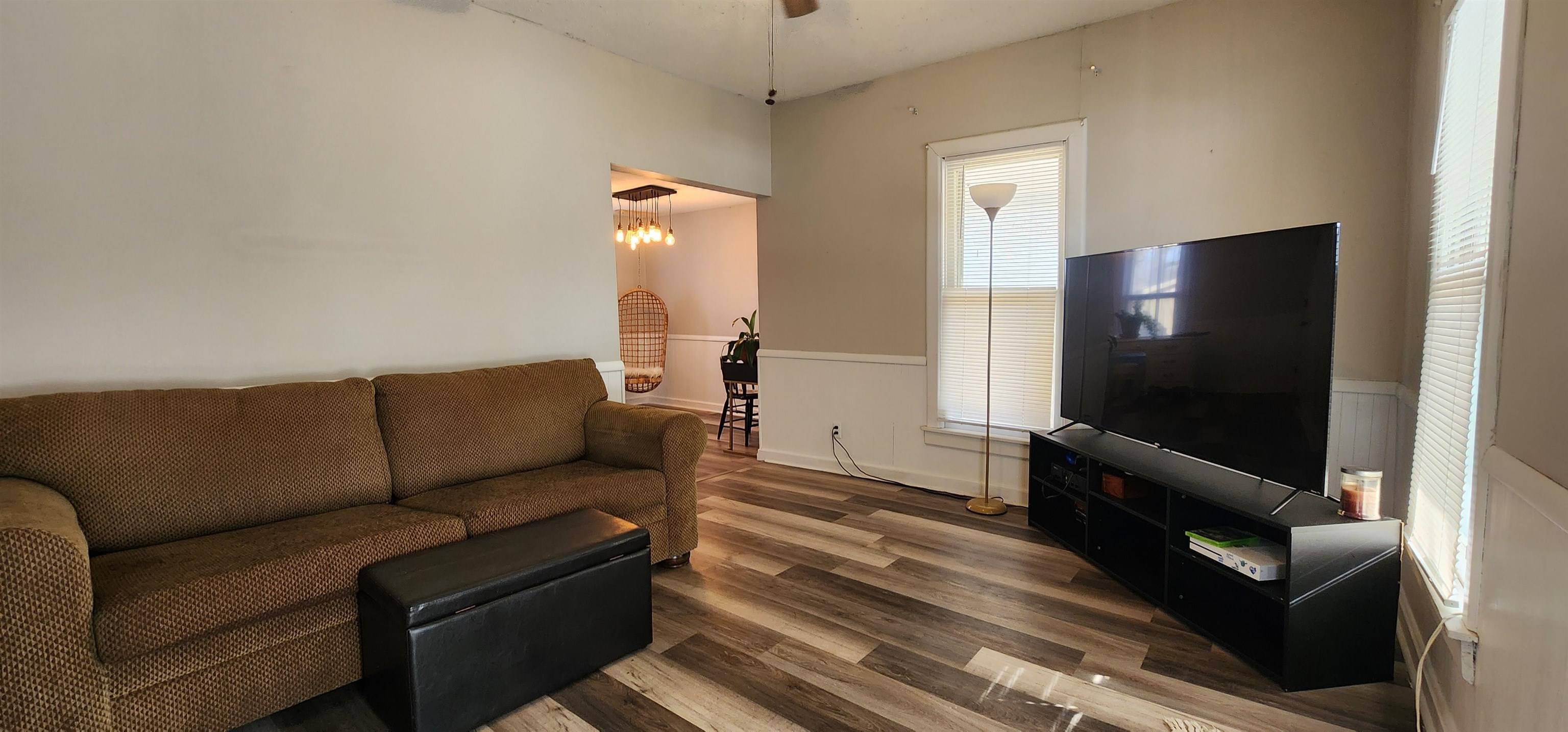 Newton, KS 67114,210 W 10th St