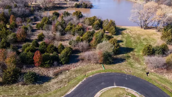 16586 W Hickory Ct, Goddard, KS 67052