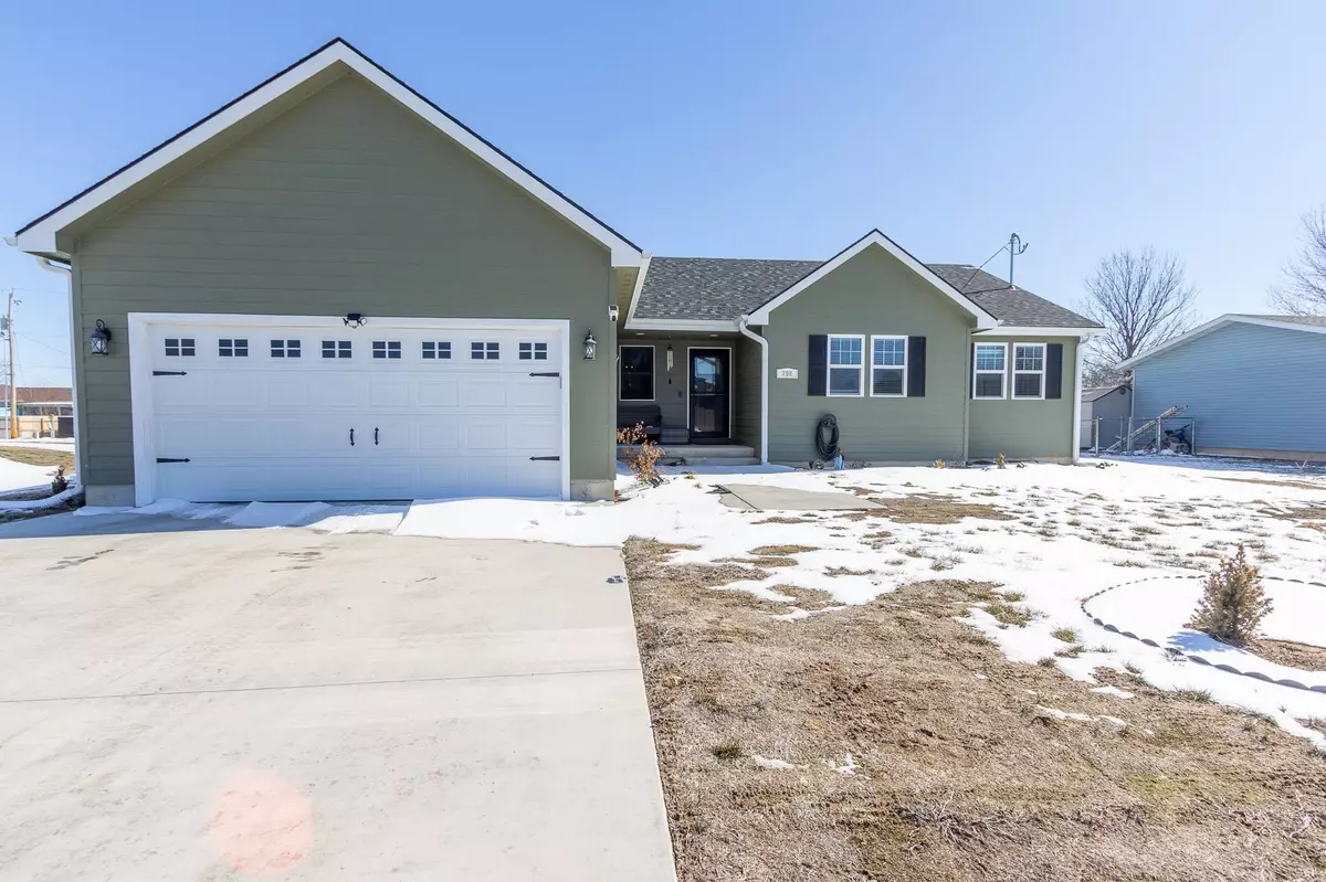 Bennington, KS 67422,708 N Struble St