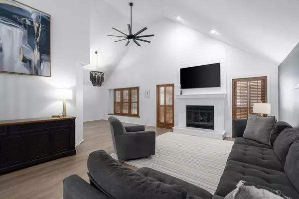 7334 E Oxford St, Wichita, KS 67226