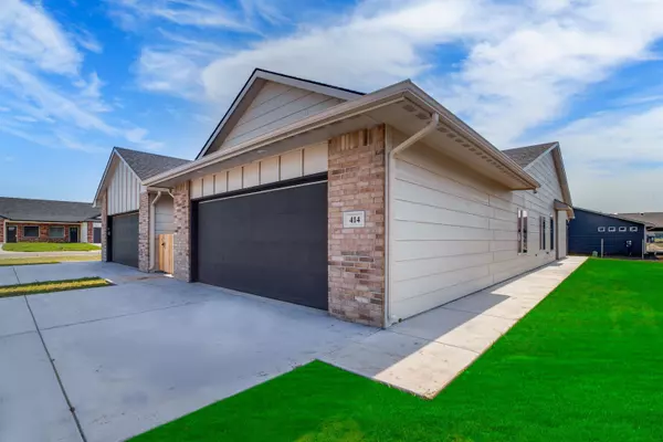 444 W Long Path Court, Goddard, KS 67052