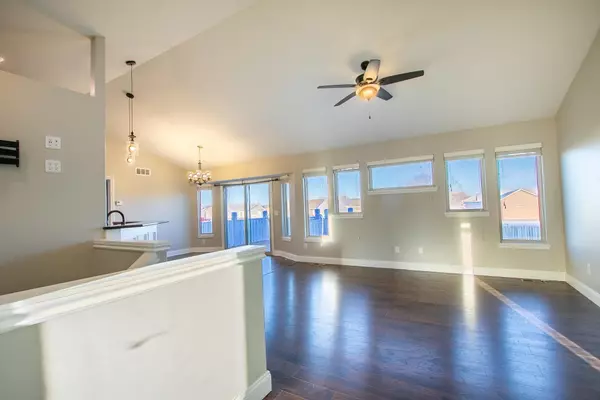 Newton, KS 67114,125 Springlake Dr