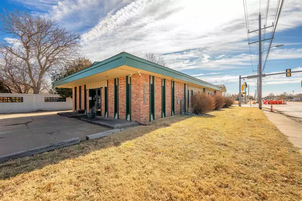 Salina, KS 67401,2103 S Ohio St