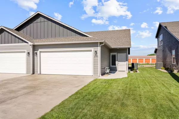 2736 Tim Rogers Ln, Salina, KS 67401