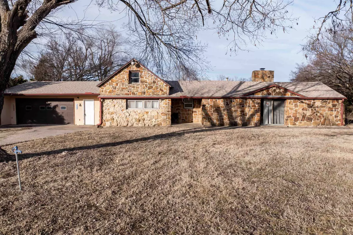 Cedar Vale, KS 67024,1502 Cedar St