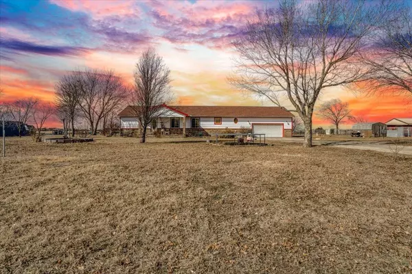 8361 S Meridian St, Haysville, KS 67060