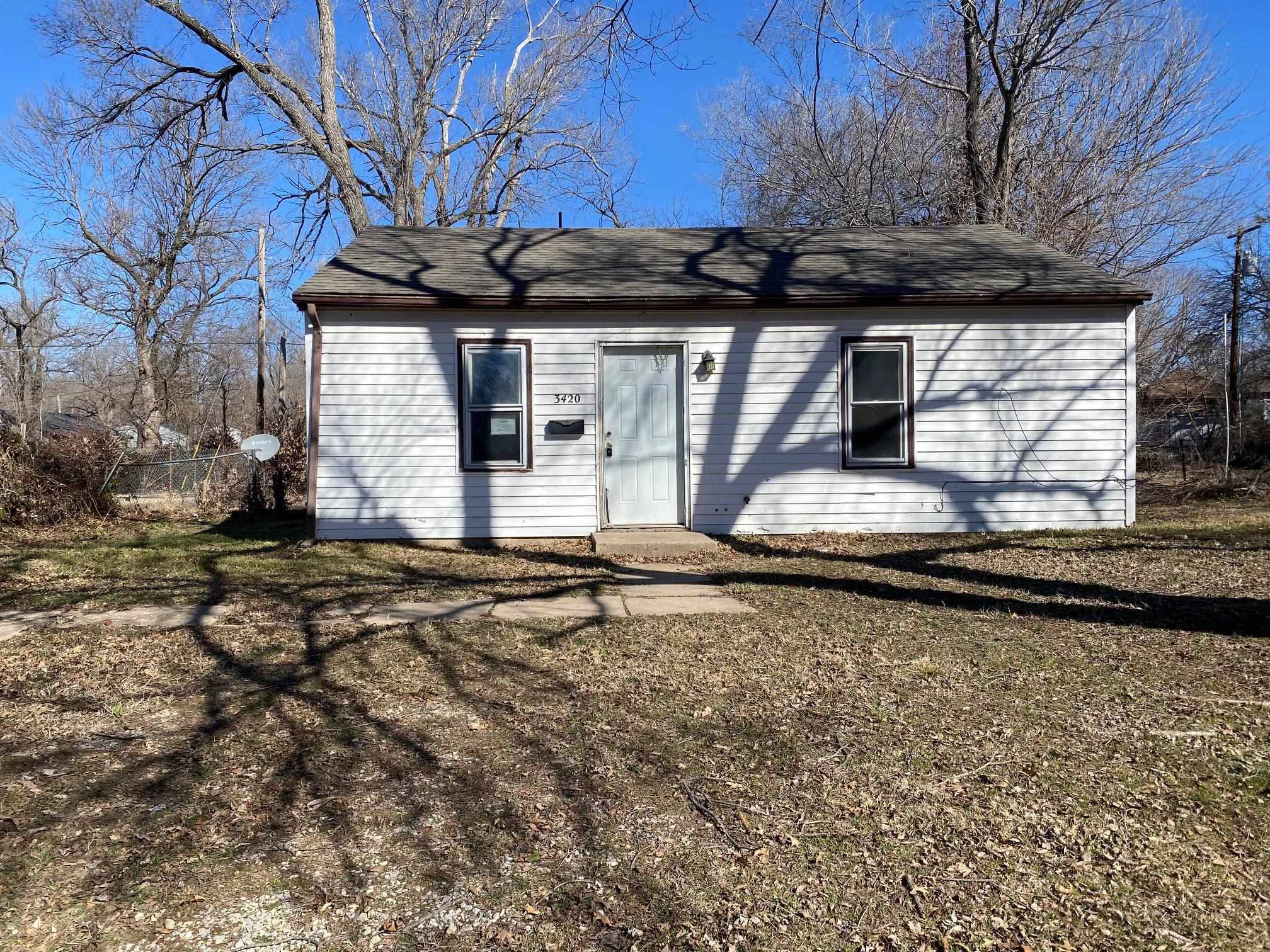 3420 E Sunview Ave, Wichita, KS 67216