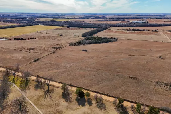 Kingman, KS 67068,18+/-Acres on NW 10 Ave.