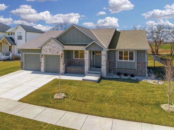 227 S Wellcrest Cir, Goddard, KS 67052