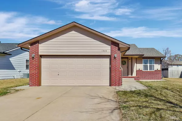 1350 N Aksarben Ct,  Wichita,  KS 67235