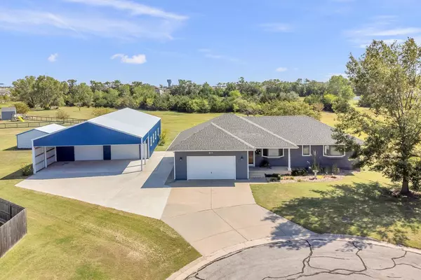 211 SOUTHPORT CIR, Newton, KS 67114