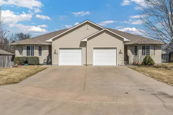 708 Autumn Ridge Ct,  Andover,  KS 67002
