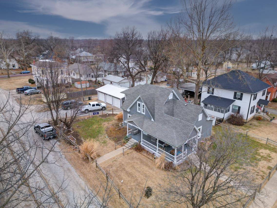 Winfield, KS 67156,619 E 10th Ave