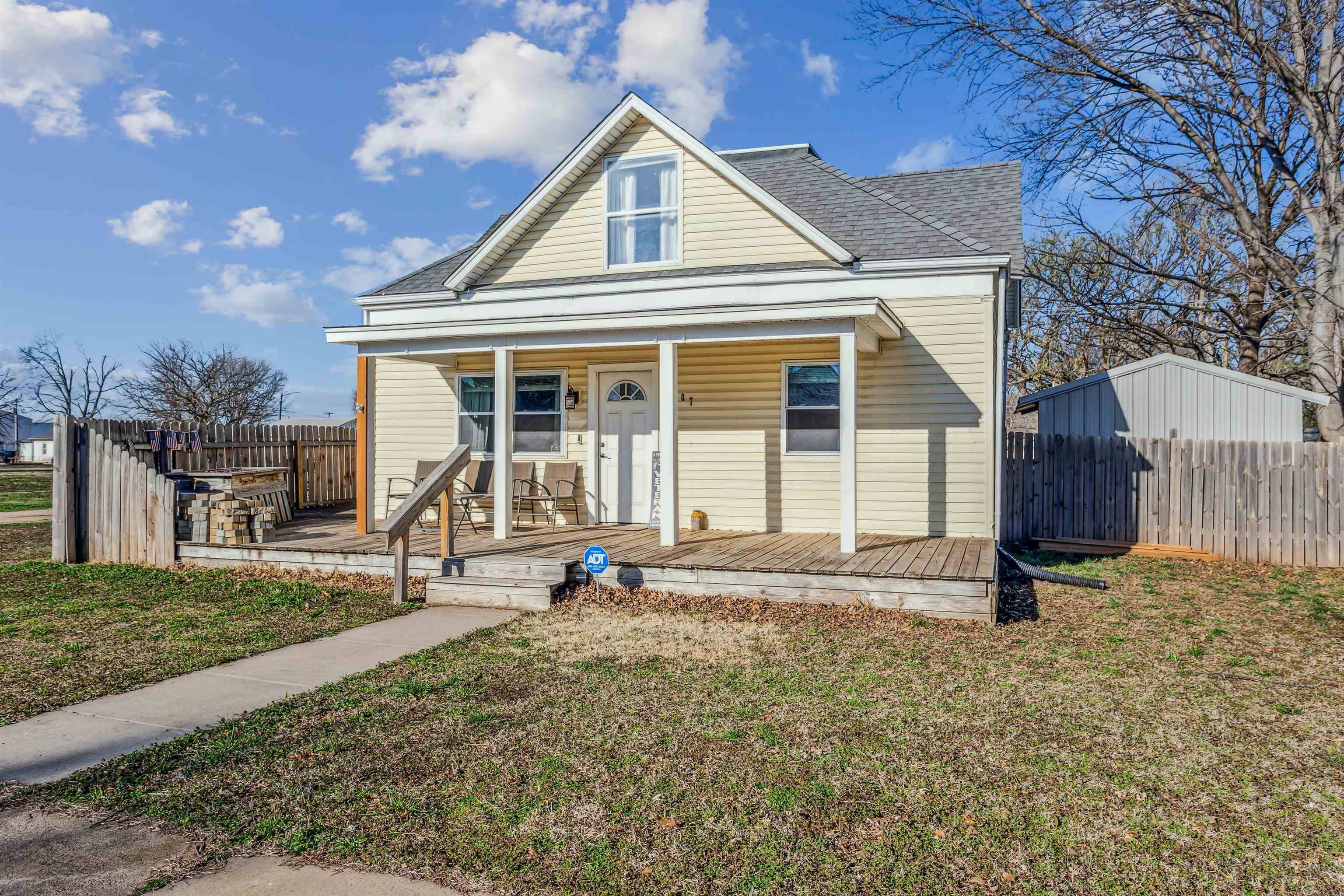 Haven, KS 67543,107 N Reno St