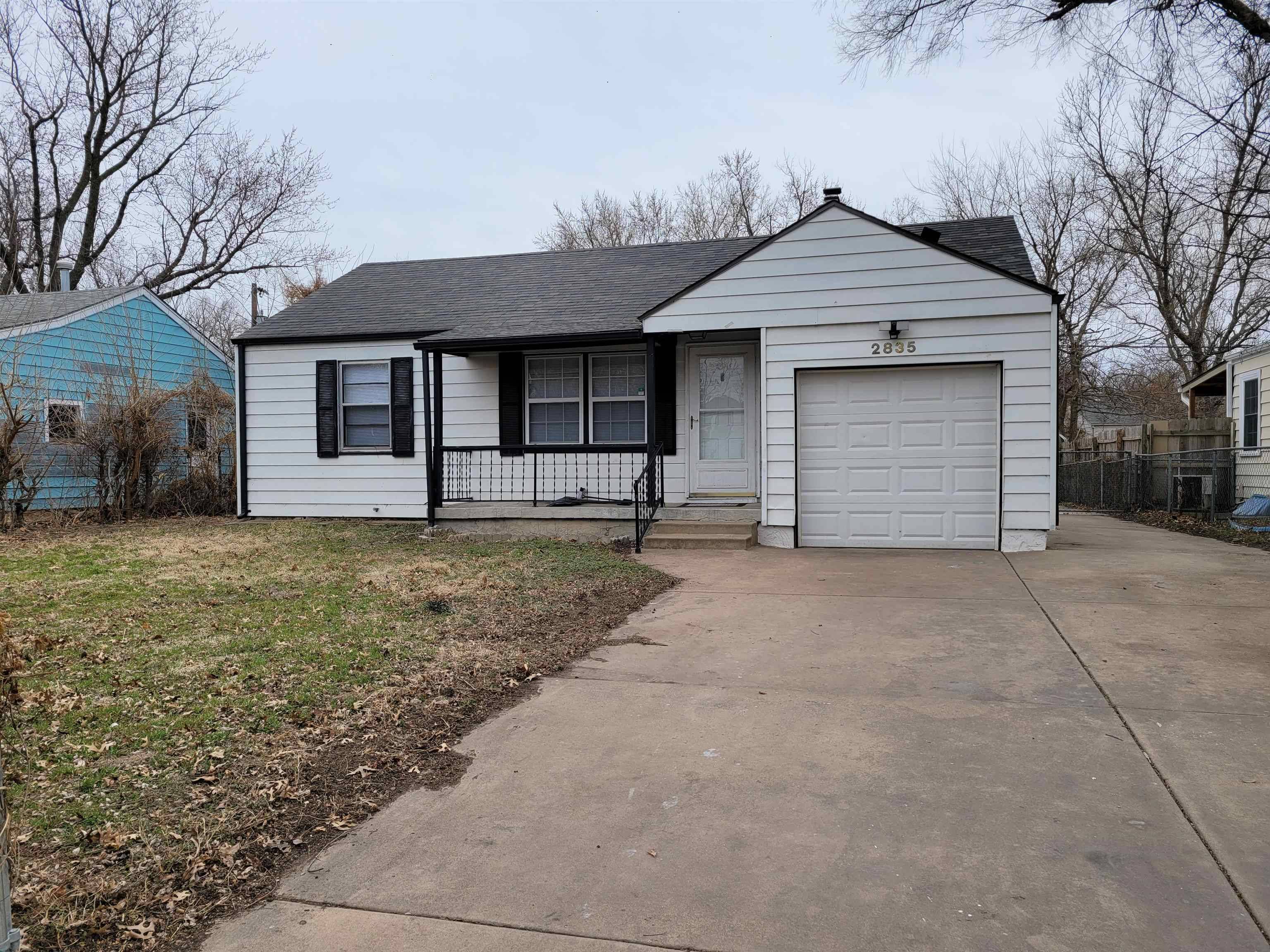 2835 E Clover Ln, Wichita, KS 67216