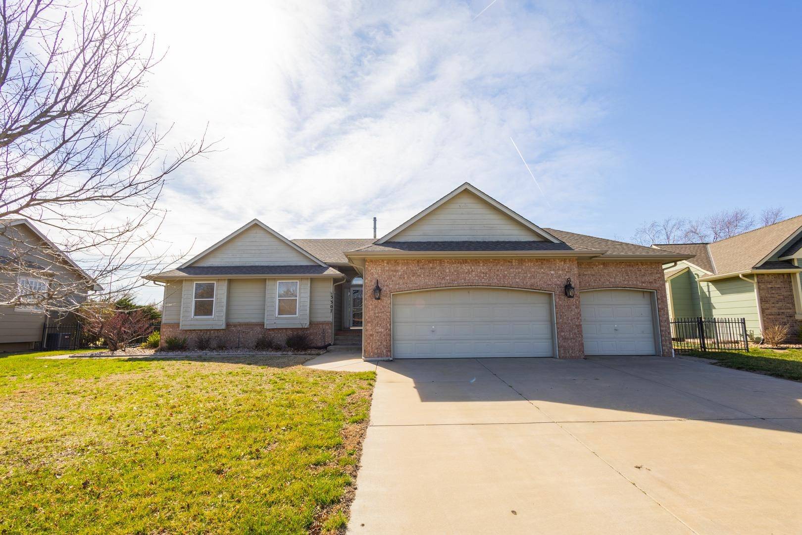 3307 N Forest Ridge, Wichita, KS 67205